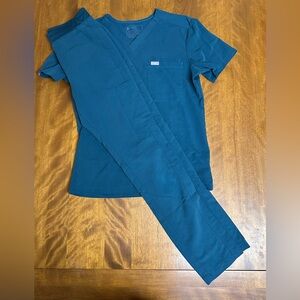 Women’s FIGS Set in Deep Sea Blue- Size Small Top & XS Bottoms